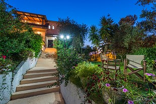 Yiannis Studios and Apartments